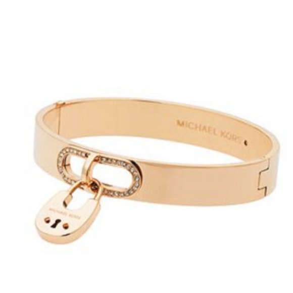 Michael Kors Jewelry - 🎀SALE🎀 Michael Kors gold toned padlock bracelet